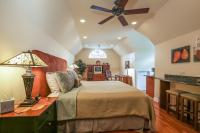 Deluxe King Room with Kitchenette