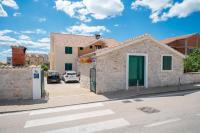 Apartamento de 3 dormitorios con balcón