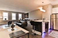 Luxury Apt w/ Spectrum Mood Lighting - Historic Cherokee Street Antique Row - B&B