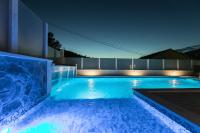 Oz's Oasis with Heated Private Pool - Bed and Breakfast Srinjine