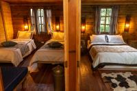 Quadruple Room with Private Bathroom