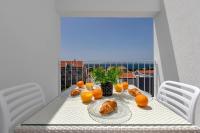 Apartment mit 1 Schlafzimmer, Balkon und Meerblick