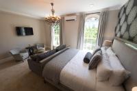Room 9 – Deluxe King with Sofa Bed