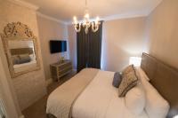 Room 6 – Queen Room