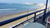 B&B Les Sables d'Olonne - STUDIO MEUBLE Face mer - Bed and Breakfast Les Sables d'Olonne