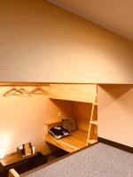 Kleines Zweibettzimmer