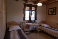 Kleine Tweepersoonskamer met 2 Aparte Bedden