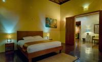 Standard Room with Shared Pool