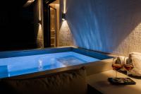 *** Boutique Syntagma apartment w/ plunge pool *** - Ferienwohnung