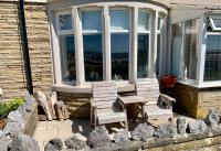 HomeStay In The Bay By The Beach - B&B