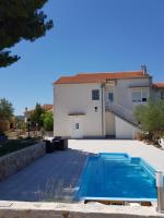 Holiday House ''Villa Flora'' - Chambres d'hôtes Sibenik