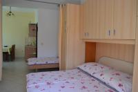 Estudio con balcón