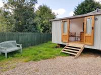 B&B Kirklevington - The Llama Hut - Bed and Breakfast Kirklevington