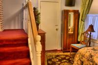 Zimmer mit Queensize-Bett und Küche