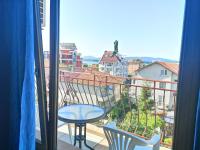 Studio mit Balkon