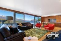 Luxe Home on the Hill - B&B