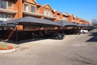 OR Tambo Self Catering Apartments, The Willows - B&B