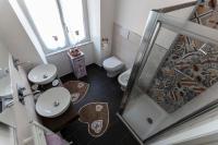 Kamer met Queensize Bed en Gedeelde Badkamer