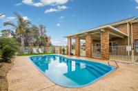 Hybiscus Waterfront Apartments - Bed and Breakfast