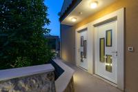 One-Bedroom Apartment with Terrace