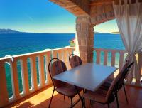 Estudio con vista al océano