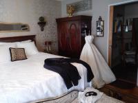 The guest house at the regina house tea room - B&B