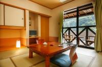 Vierbettzimmer im japanischen Stil
