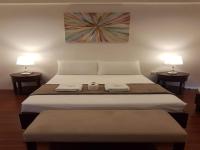Deluxe Queen Suite
