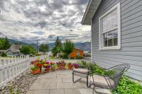 Cottage by the Lake - B&B