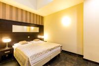 One-Bedroom Apartment with Balcony