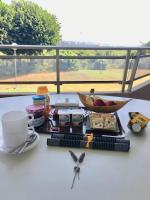 ZenGarden Pool,3bedrooms,lit bébé Beach800m,box&wifi - B&B