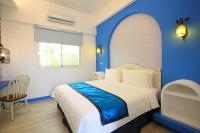 Habitación con cama grande