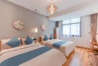 Quadruple Room with Private Bathroom