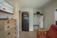 Zimmer mit Queensize-Bett und Bergblick