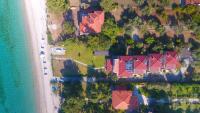 Villa Argo 3 - Beachfront, Big gardens, Location! - Ferienwohnung