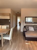 Martina Apartmanház - B&B Balatonlelle