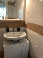 CUTE FLAT - BEST PRICE - Wi Fi - AC - TV - B&B