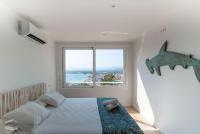 Four-Bedroom House with sea view