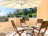 Holiday Home with pool and garden - B&B
