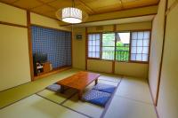 Chambre de Style Japonais avec Salle de Bains Commune