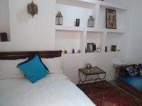 Camera Matrimoniale con Bagno in Comune 