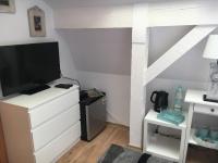 Kleines Zweibettzimmer