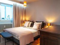 B&B Bucharest - ParkLake Design Apartment - Fabulous View - Netflix - Bed and Breakfast Bucharest