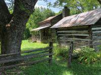 B&B Sevierville - Smoky Mountain Romantic Handcrafted Cabins - Bed and Breakfast Sevierville
