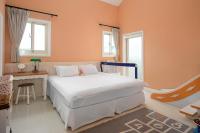 Deluxe Room (2 Adults + 1 Child)