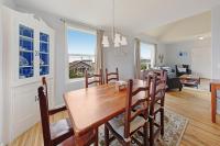 3 Bed 2 Bath Vacation home in Newport - Bed and Breakfast