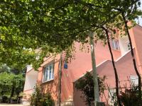 Apartamento de 2 dormitorios con balcón