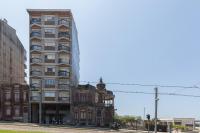 Host Wise - Lovely Flat with Charming Terrace - Ferienwohnung