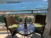 Panoramic sea view 3-bedroom apartment 50 m from the sea - B&B Budva