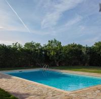 Relaxing Villa with Swimming Pool and Garden - B&B